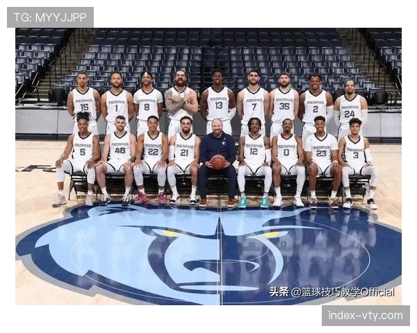 东西部球队呈现显著分化格局 不同建队思路效果对比鲜明 东西部球队呈现显著分化格局 不同建队思路效果对比鲜明